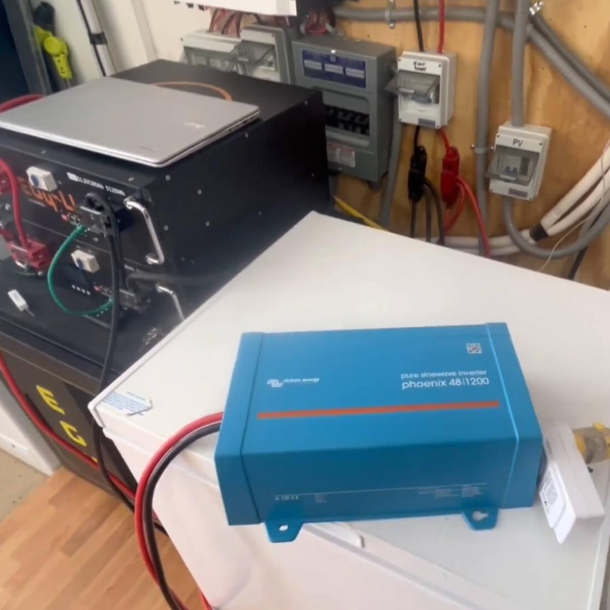 Victron Phoenix 481200 VE.Direct Connections