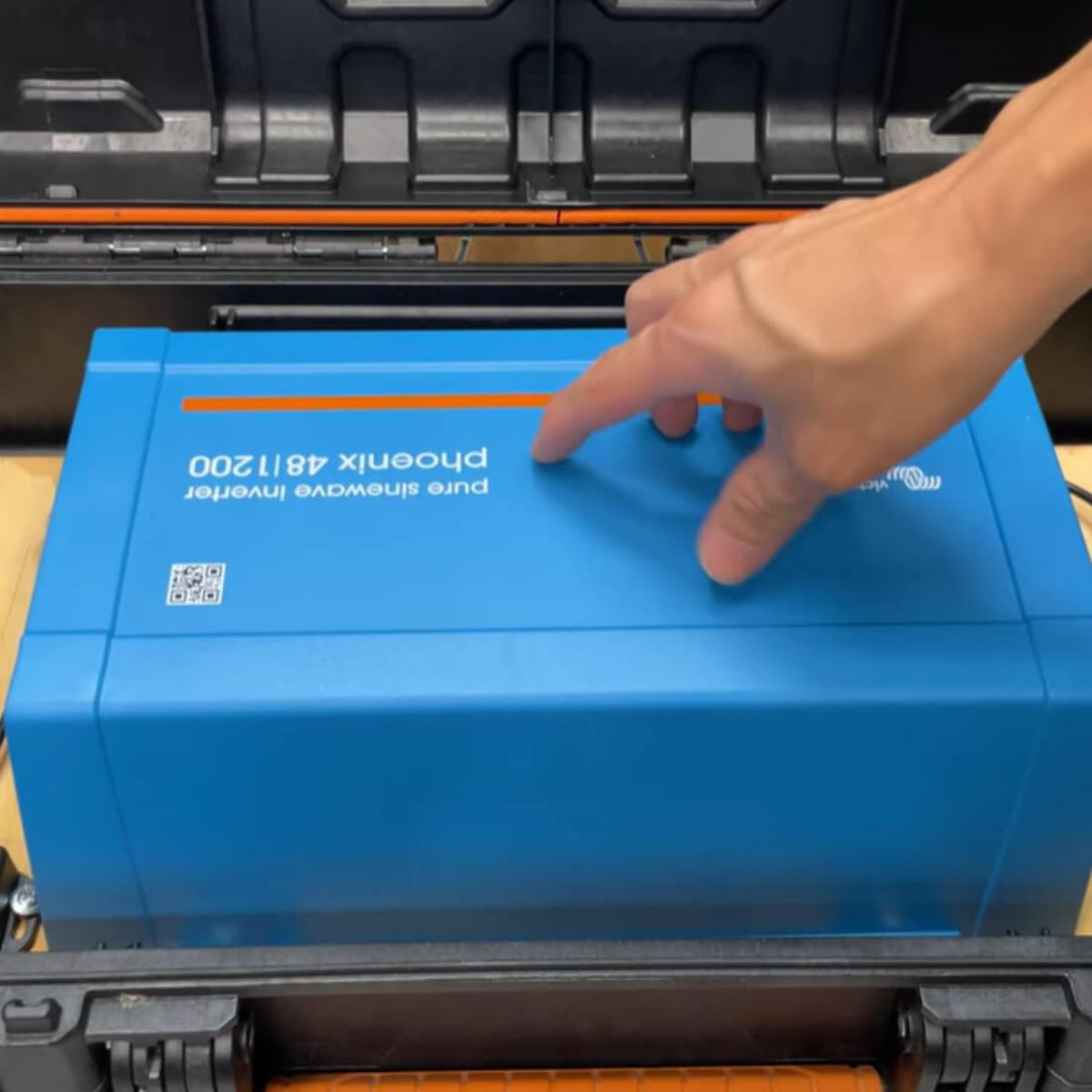 Victron Phoenix 481200 VE.Direct Usage