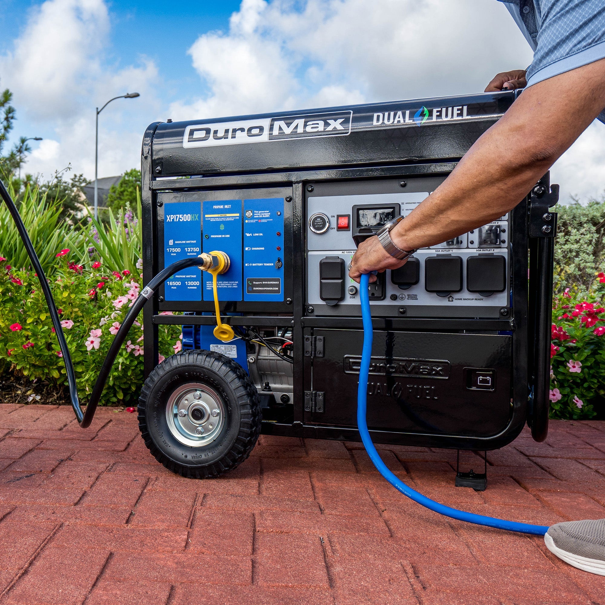 DuroMax XP17500HX dual fuel generator
