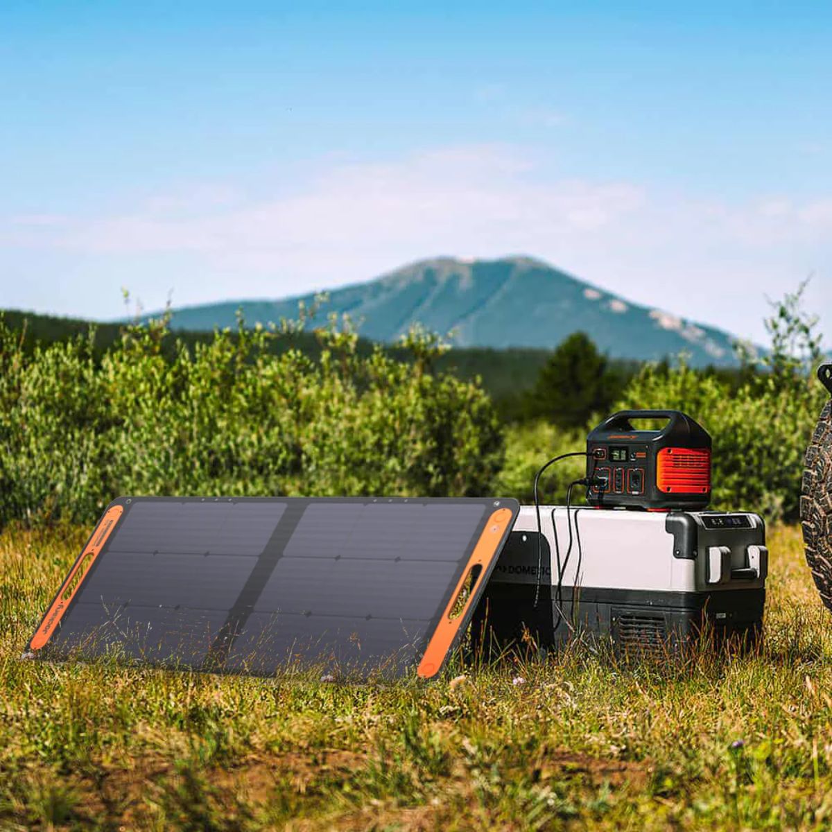 Jackery Solar Generator 500 charging using solar panel